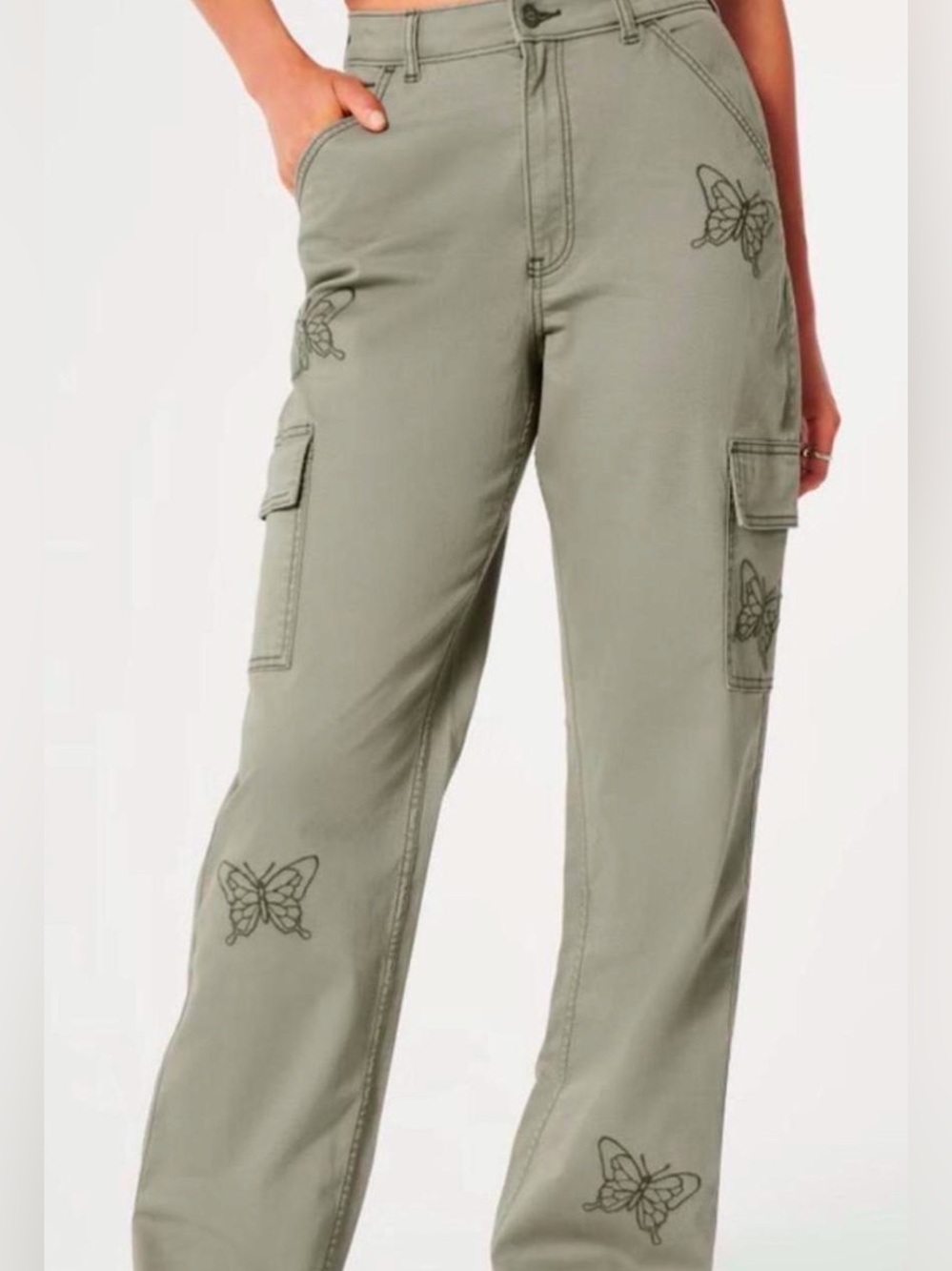 Hollister Cargo Dad Pants Women’s Size 14R Olive Green Butterfly Embroidered